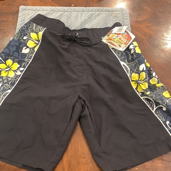 Board Shorts with Print Sides -Sz L - Picture 4 of 8
